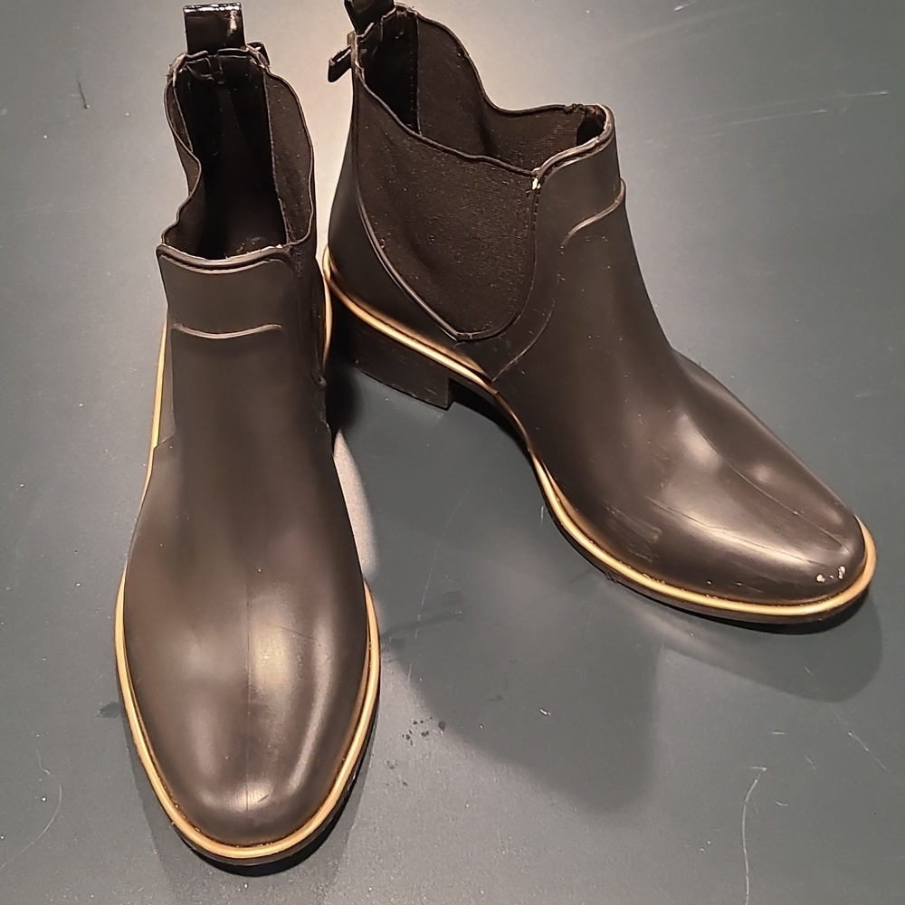 Rain ankle boots
